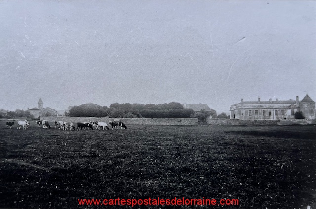 Château de Sailly-Achâtel vue éloignée.jpg